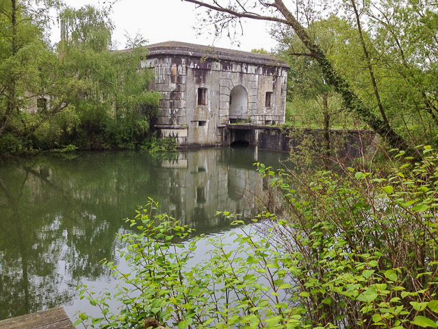 Fort Haasdonk, een historisch fort gelegen in de regio Beveren, nabij Haasdonk, waar Lexora Advocaten actief is.